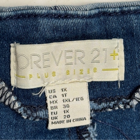 Y2K Forever 21 Plus Sizes 1X Jean Mini Zip Skirt Two-Toned Chevron Striped Denim - Picture 5 of 7